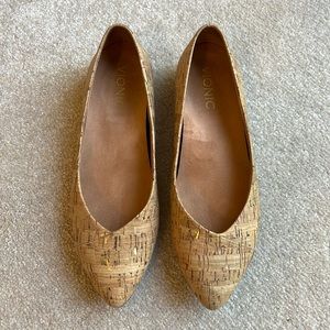 Vionic Caballo Ballet Flat, size 6